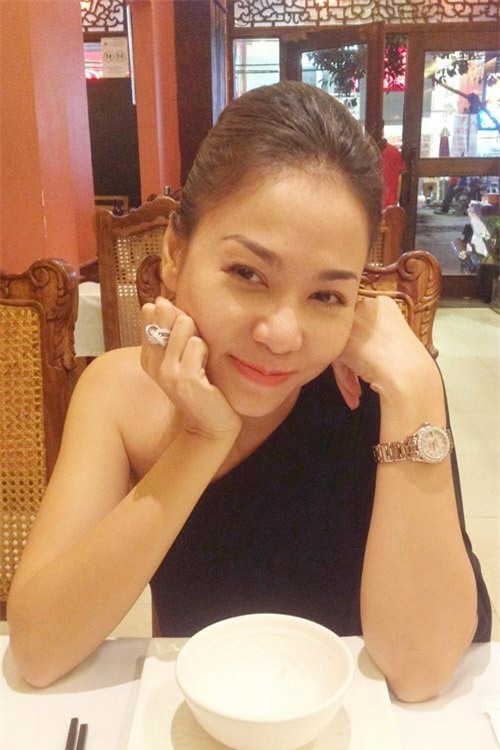 Những chiếc nhẫn cưới kim cương đắt giá của sao Việt