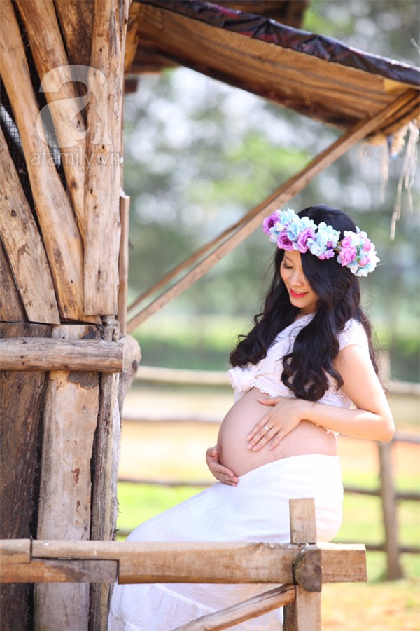 ảnh bầu MC Thu Hoàn