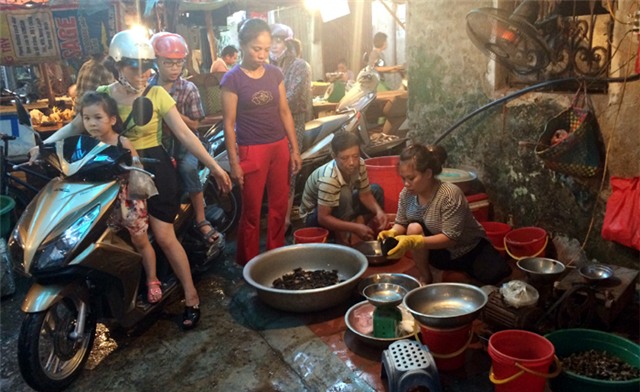 Rau củ, hoa quả, thực phẩm giải nhiệt, giải nhiệt, cua đồng, tăng giá, ế ẩm, nắng nóng, tiểu thương, rau-củ, hoa-quả, giải-nhiệt, thực-phẩm-giải-nhiệt, cua-đồng, tăng-giá, thịt-lợn, ế-ẩm, nắng-nóng, tiểu-thương