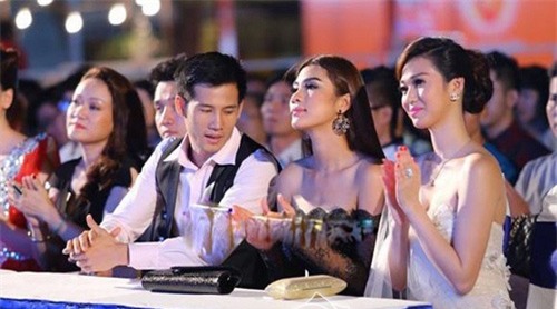 Sao Việt bị nhìn trộm vòng 1 vì ăn vận phóng khoáng - 7