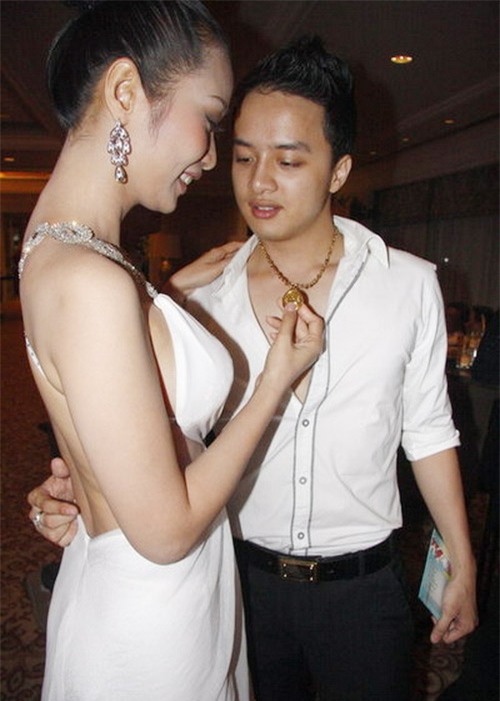 Sao Việt bị nhìn trộm vòng 1 vì ăn vận phóng khoáng - 8