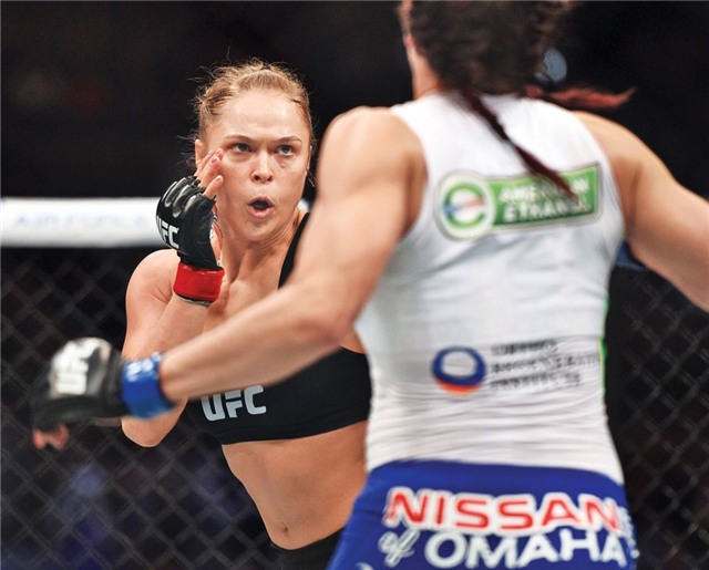 Sau ánh hào quang của Ronda Rousey là cuộc sống đầy... ẩn khuất