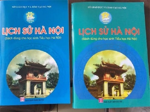 Màu sắc của hai cuốn sách thật và giả hoàn toàn khác nhau.