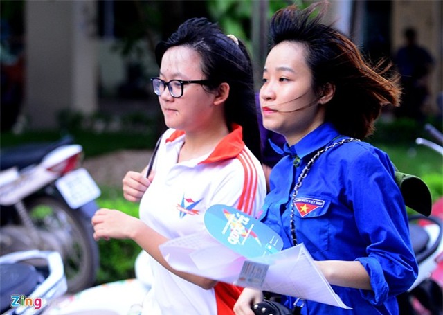 Nhiều thí sinh quên chứng minh thư trong ngày thi đầu tiên