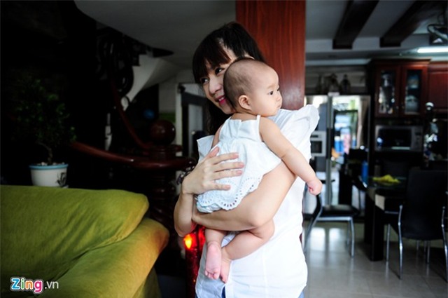 Một ngày tất bật của Minh Hà khi Lý Hải vắng nhà