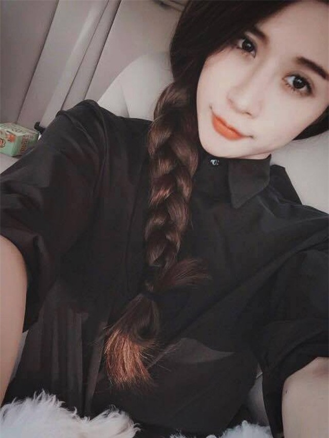 Vẻ đẹp cuốn hút đặc biệt của Vân Navy.