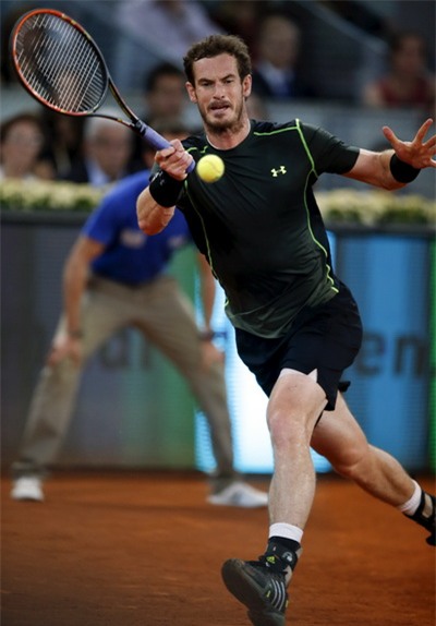 Andy Murray vào vòng 4