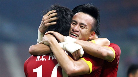 Huy Toàn rất có duyên với mành lưới Malaysia