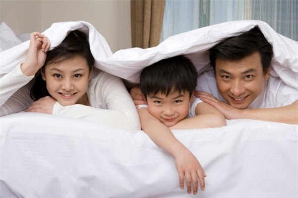 Bất ngờ vì chồng tôi ngoại tình với... gái già