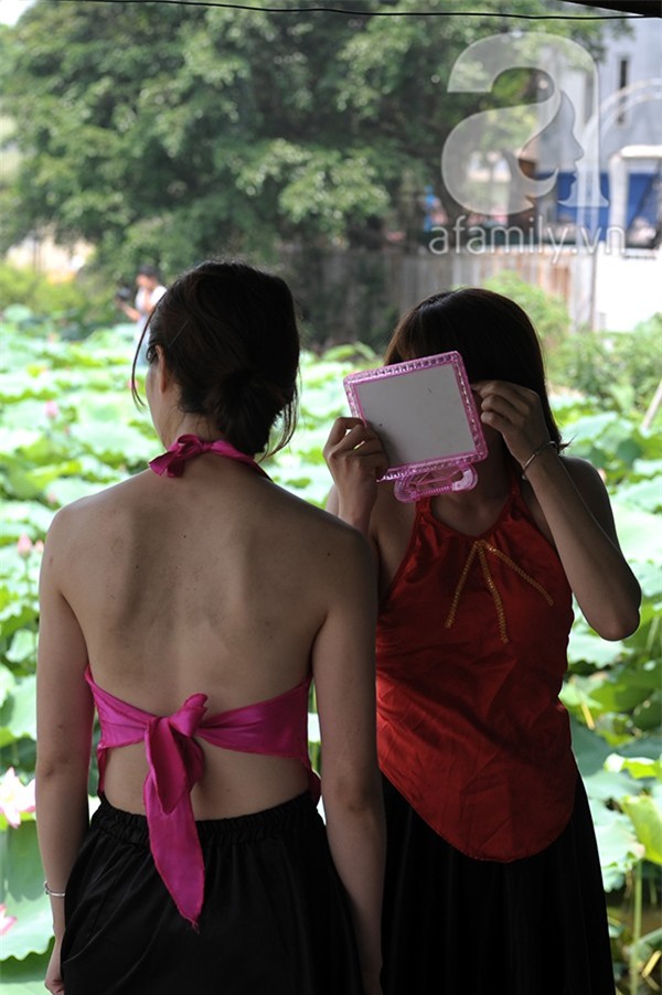 áo yếm lưng trần