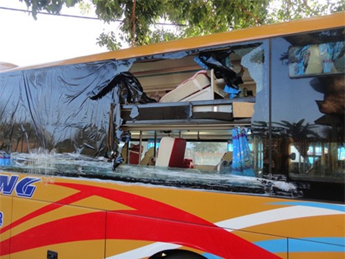 Hàng chục khác, la hét, vỡ toang kính, Đắk Nông