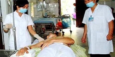 Vợ lắm điều, chồng tức giận cắt cổ rồi tự tử