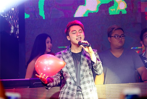 Sơn Tùng M-TP khó xử khi gặp 