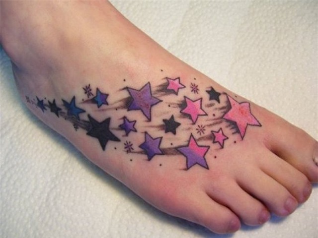 Mốt xăm mu bàn chân cá tính của giới trẻ
