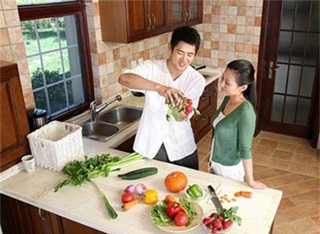 Vợ làm trụ cột trong nhà, vẫn hạnh phúc đó thôi - 1