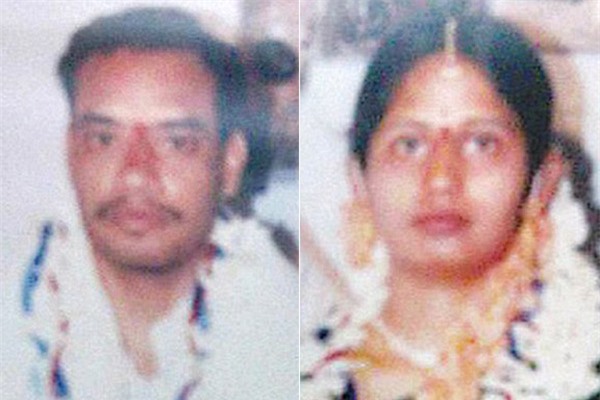 Người cha nhốt vợ và con gái trong nhà tắm suốt 3 năm - 1