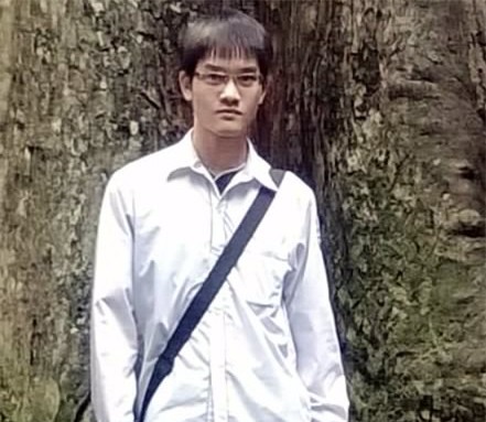 Thủ khoa đại học đầu tiên không dùng điện thoại, Facebook
