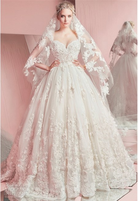 Nin tho truoc ve dep cua 17 chiec vay cuoi trong mo