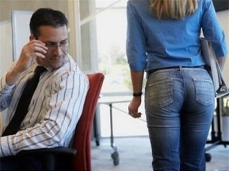 gạ tình, công sở, tình công sở, sàm sỡ, quấy rối tình dục