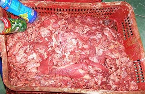 Bò viên làm từ... thịt thối