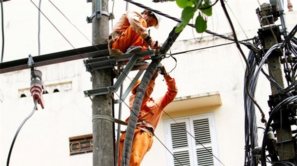 Doanh nghiệp lo Việt Nam sẽ thiếu điện từ năm 2018.