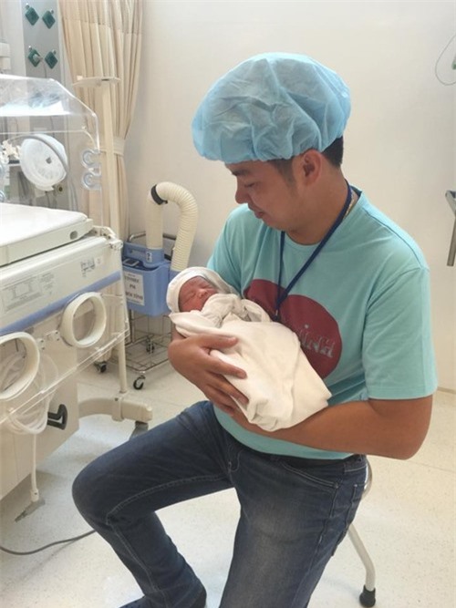 Thái Thùy Linh đã sinh con trai cùng chồng mới - 3