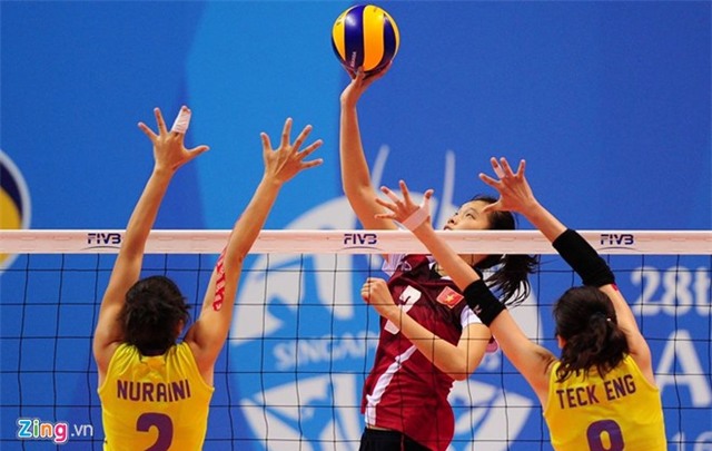 Bóng chuyền nữ VN thắng thuyết phục ngày ra quân SEA Games