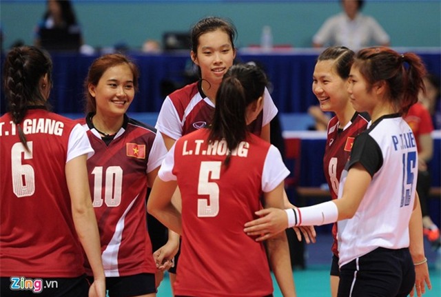 Bóng chuyền nữ VN thắng thuyết phục ngày ra quân SEA Games