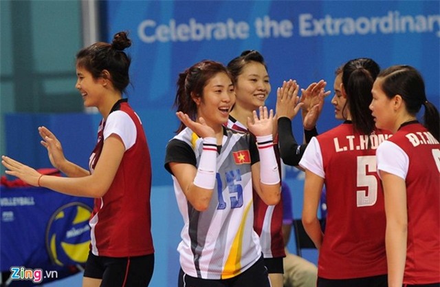 Bóng chuyền nữ VN thắng thuyết phục ngày ra quân SEA Games
