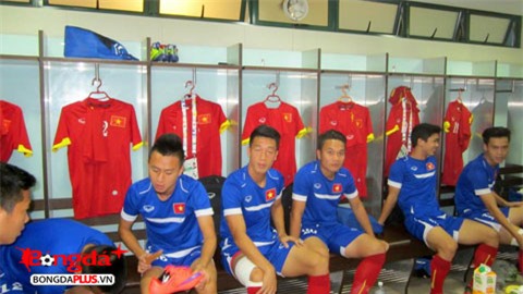 Mỗi cầu thủ được bố trí 1 ngăn treo quần áo rất bắt mắt và vị trí của các cầu thủ được cố định ngay từ phòng thay đồ