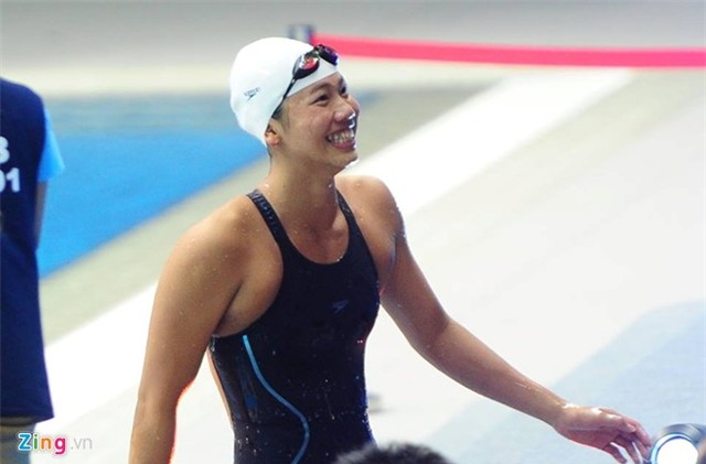 Ánh Viên lần đầu cười tươi khi về đích ở SEA Games
