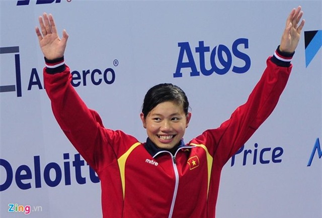 Ánh Viên lần đầu cười tươi khi về đích ở SEA Games