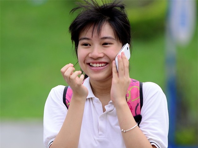 Thí sinh mang biển đảo, bệnh Ebola vào bài thi lớp 10