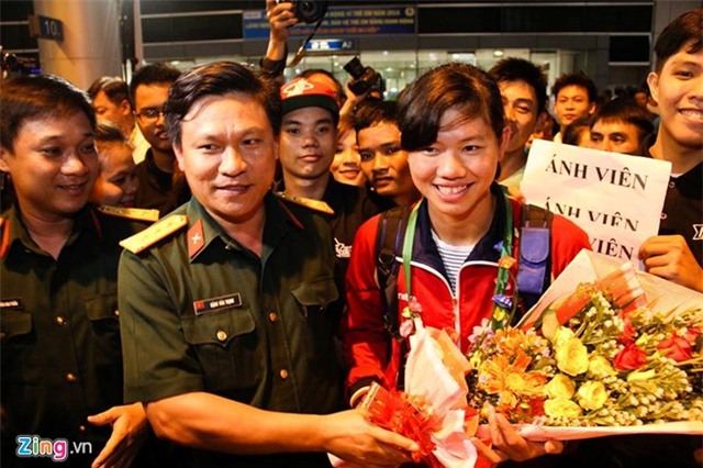 Gia đình Ánh Viên và đơn vị