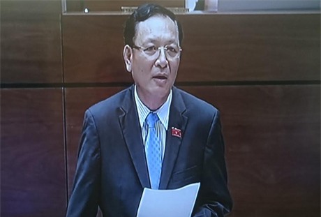 Bộ trưởng Phạm Vũ Luận cho biết có khoảng 200 thầy cô giáo tham gia việc biên soạn SGK mới.