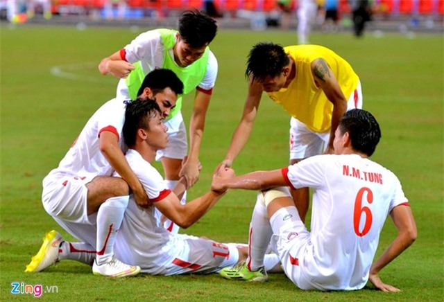 Cổ động viên Việt Nam khóc cùng tuyển thủ U23