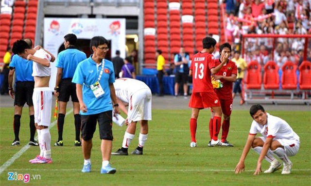 Cổ động viên Việt Nam khóc cùng tuyển thủ U23