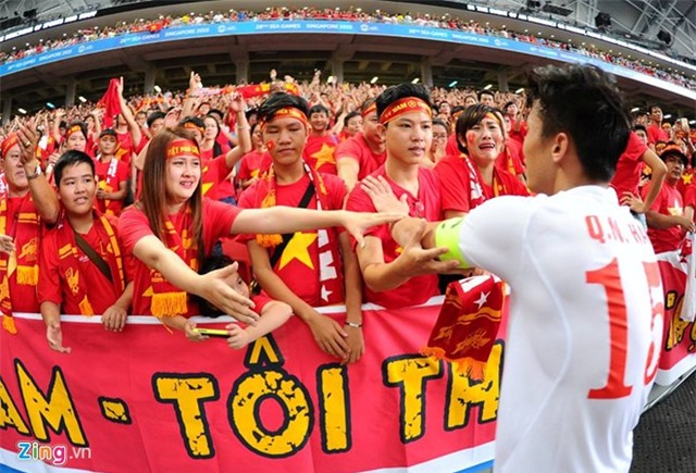 Cổ động viên Việt Nam khóc cùng tuyển thủ U23