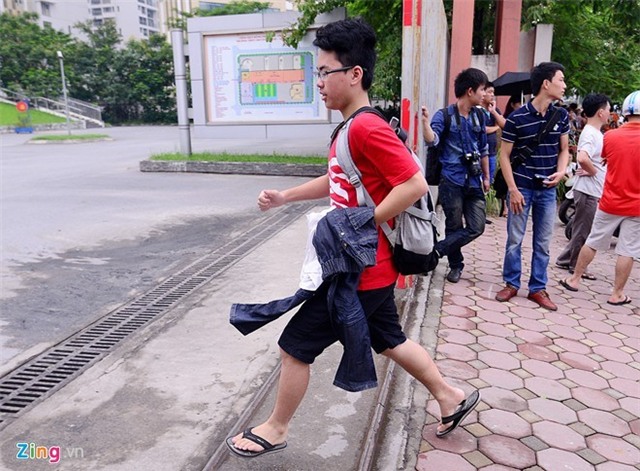 Thí sinh dự thi vào lớp 10. Ảnh: Lê Hiếu.