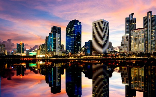 Tên đầy đủ của thủ đô Bangkok là Krungthepmahanakhon Amonrattanakosin Mahintharayutthaya Mahadilokphop Noppharatratchathaniburirom Udomratchaniwetmahasathan Amonphimanawatansathit Sakkathattiyawitsanukamprasit. Đây cũng là thành phố có tên dài nhất thế giới. Ảnh: Heartofavagabond.