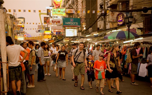 Ở Thái Lan, bạn không được phép ra khỏi nhà nếu không mặc quần lót. Ảnh: Thaivisa.