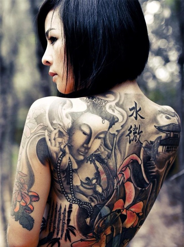 Những cô gái xăm trổ nổi tiếng trên mạng