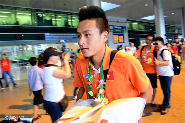 U23 VN trở về trong vòng tay người hâm mộ