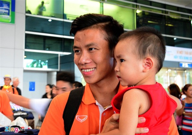 U23 VN trở về trong vòng tay người hâm mộ