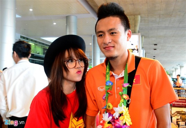 U23 VN trở về trong vòng tay người hâm mộ