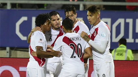 Peru vất vả đánh bại Venezuela