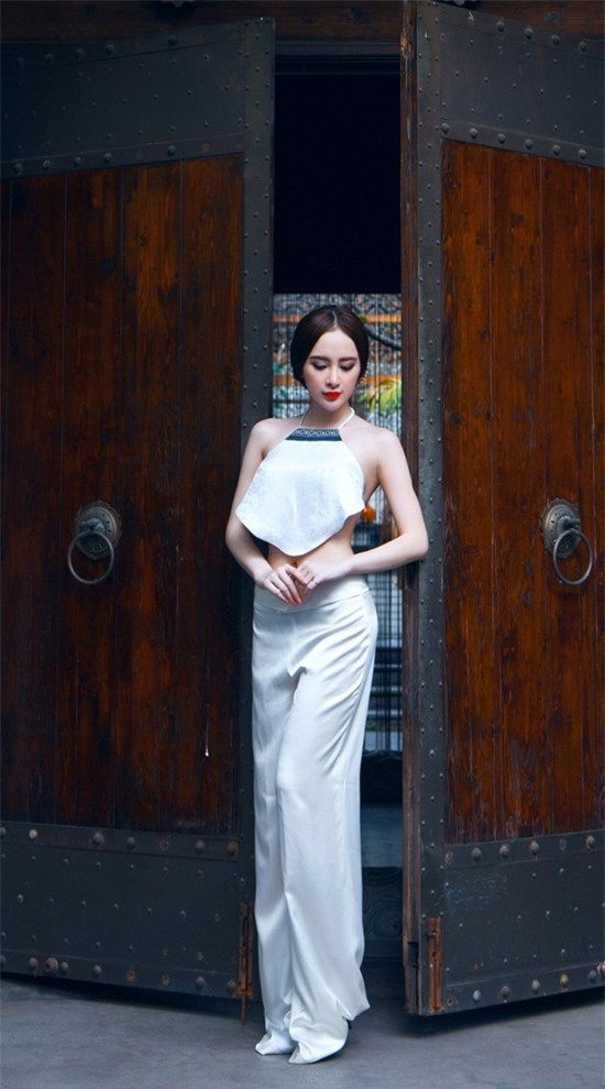 Tag: Angela Phương Trình, sexy.
