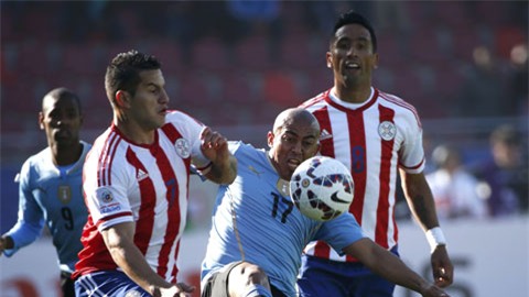 Cả Uruguay lẫn Paraguay đều vào tứ kết sau trận cầu cân sức