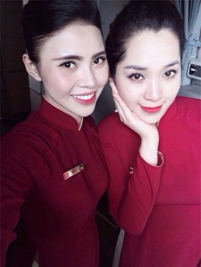 Hoàng Thanh Thúy là tiếp viên hàng không của hãng Vietnam Airlines. Thúy sinh năm 1990 và có 5 năm kinh nghiệm làm tiếp viên hàng không