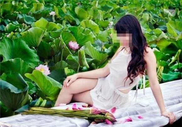 thiếu nữ, đầm sen, phản cảm
